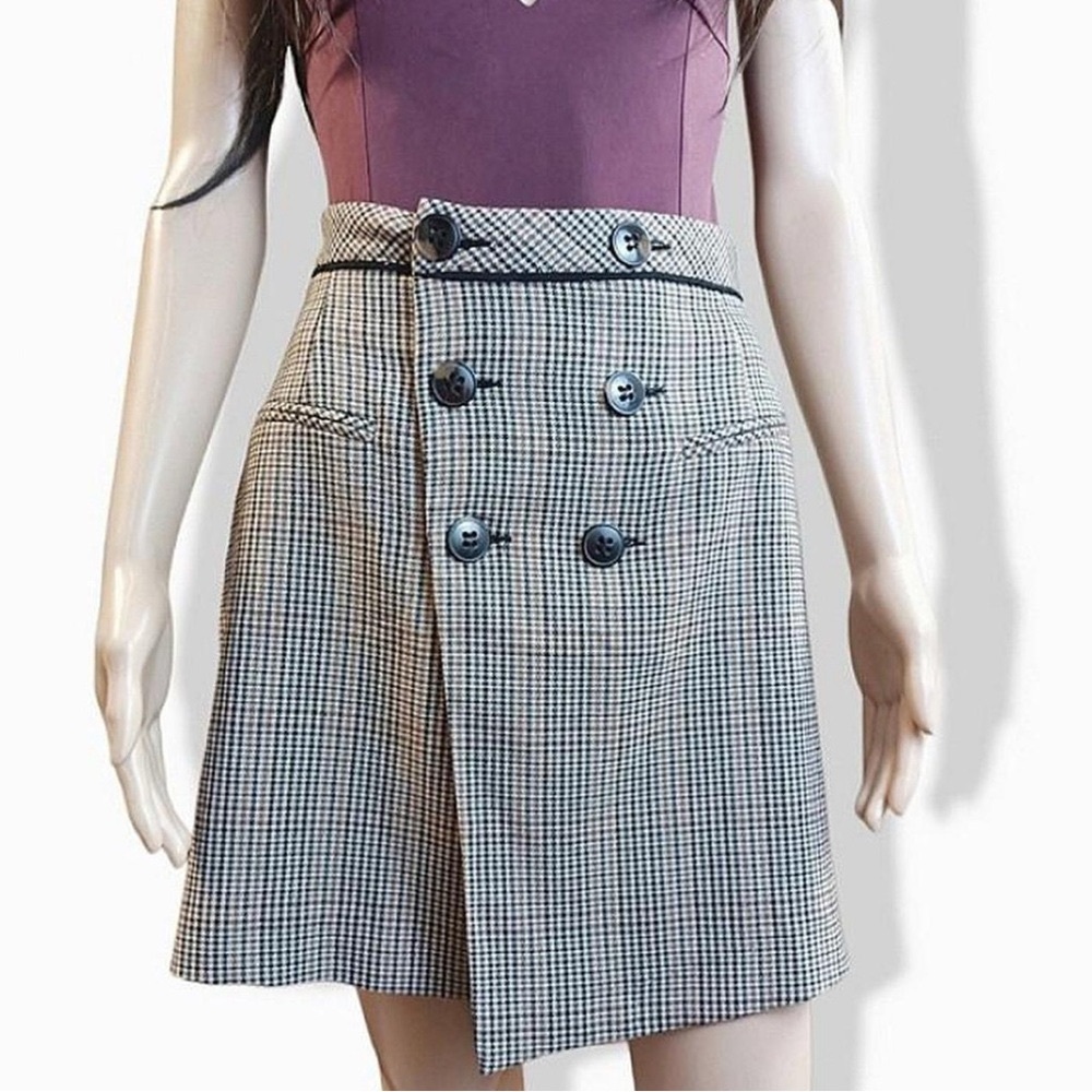 ZARA basics Mini plaid Skirt With a faux Pockets and double Button Closure-Small